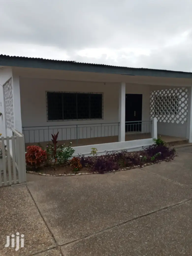 4bdrm House in Control, Dansoman for sale