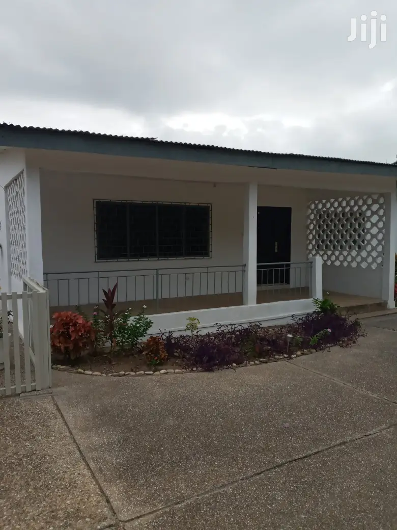 4bdrm House in Control, Dansoman for sale