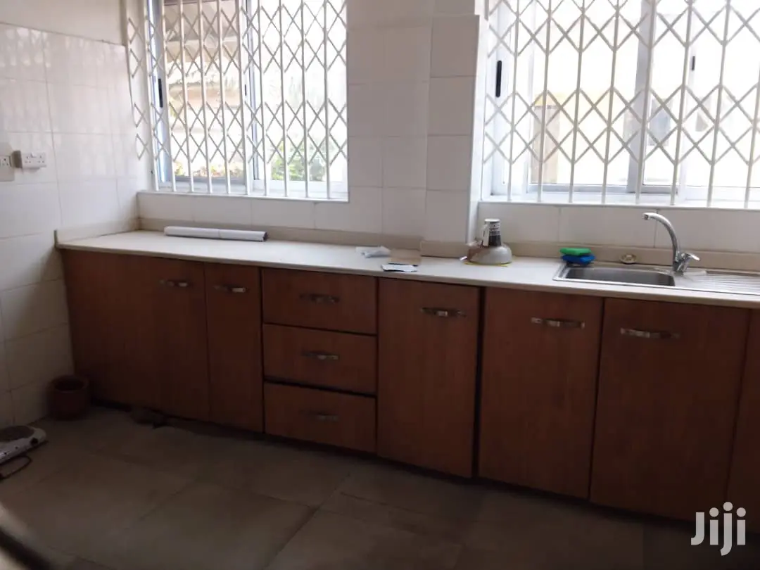 4bdrm House in Bronko Housing, Accra Metropolitan for rent