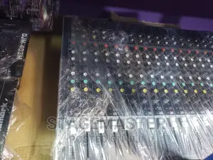 Yamaha SMX 32 Channel Mixer