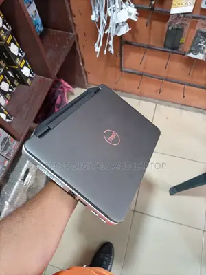 New Laptop Dell Inspiron 14 7000 8GB Intel Core I3 HDD 350GB