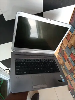 Laptop Sony VAIO Duo 13 SVD1321M2E 2GB Intel Core 2 Duo HDD 160GB