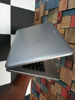 Laptop Sony VAIO Duo 13 SVD1321M2E 2GB Intel Core 2 Duo HDD 160GB
