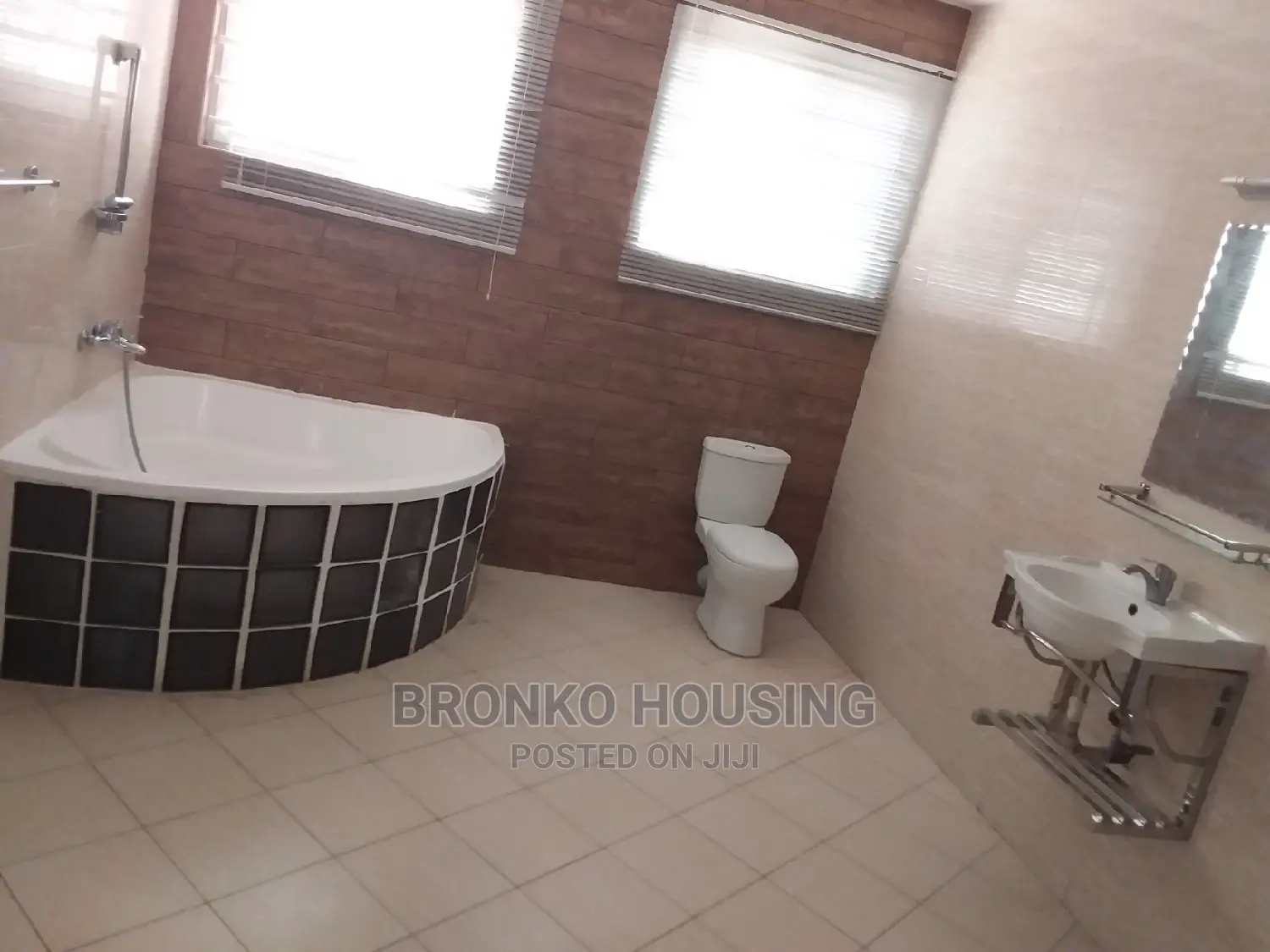 4bdrm House in Bronko Housing, Airport Residential Area for rent