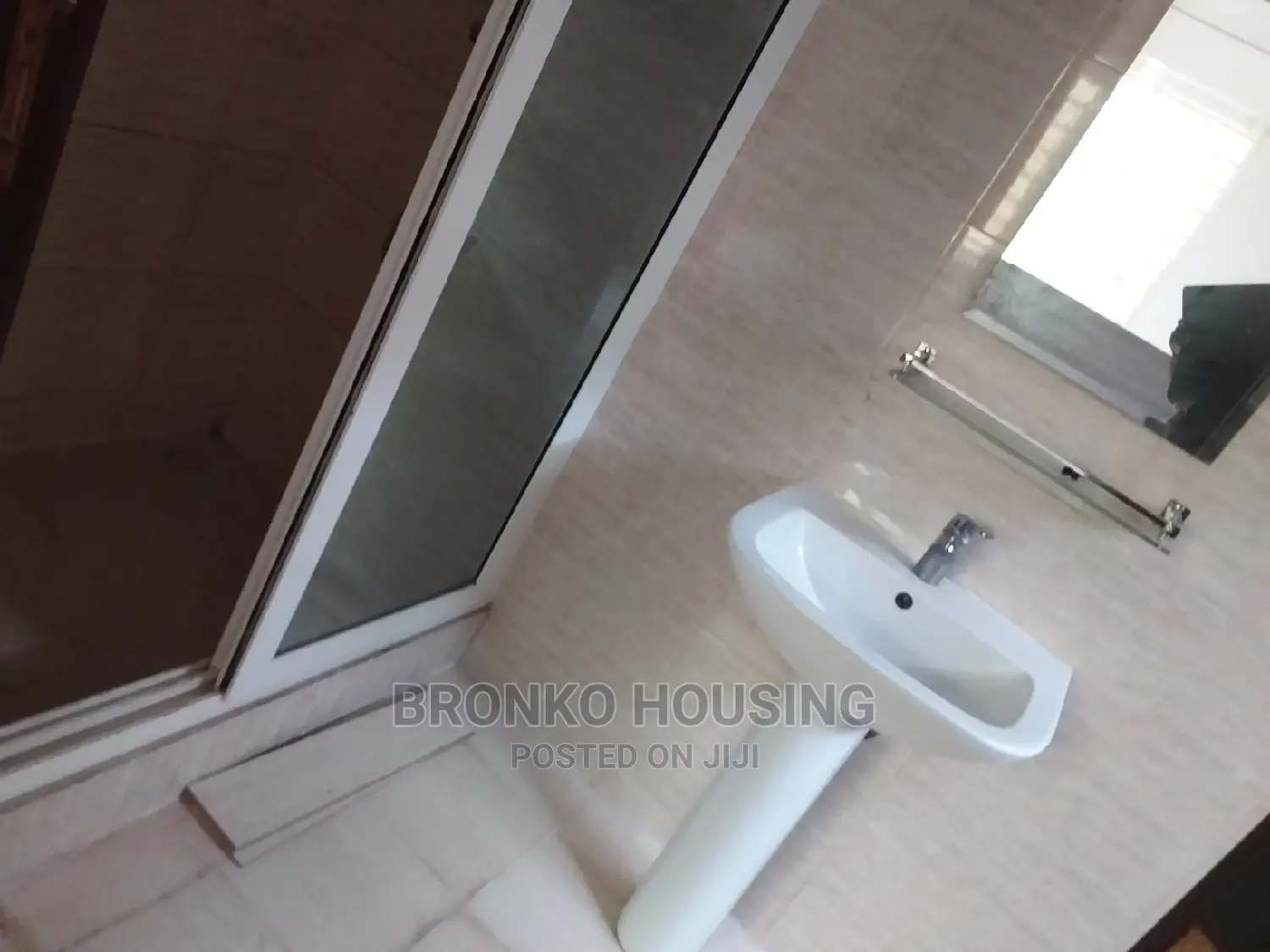 4bdrm House in Bronko Housing, Airport Residential Area for rent