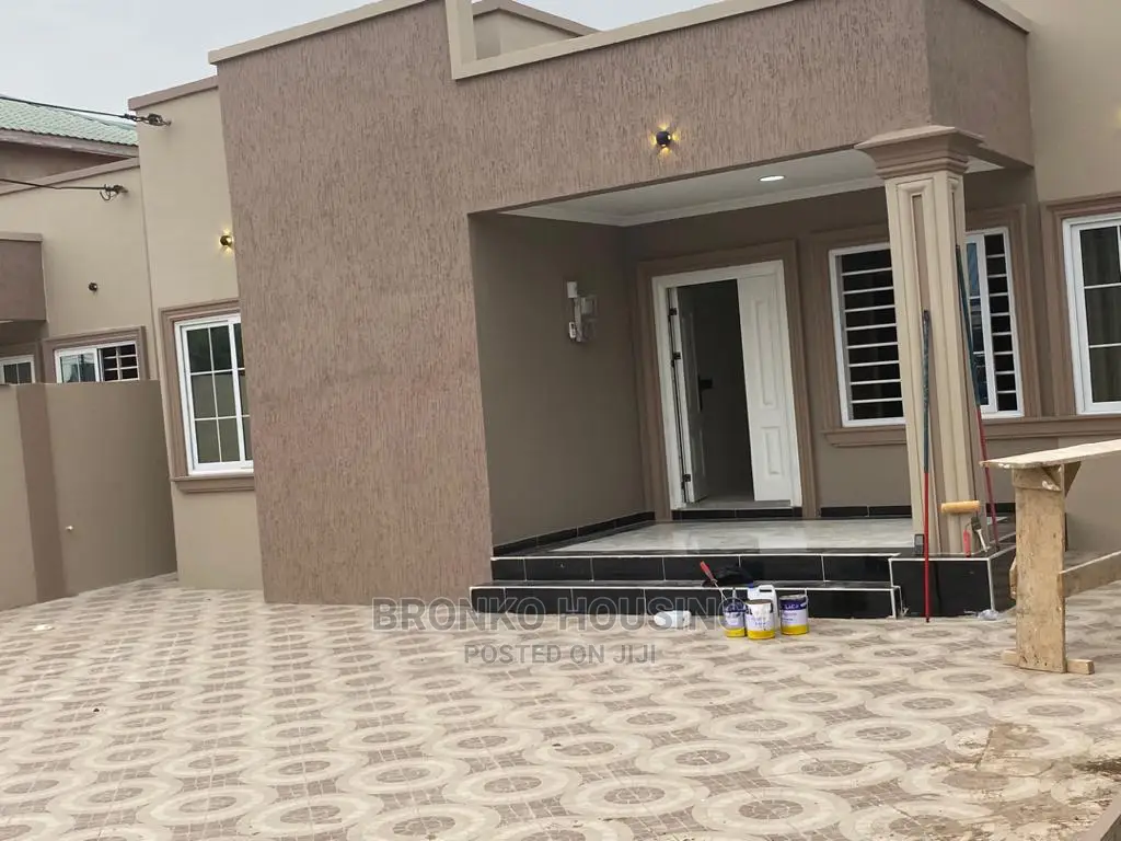 3bdrm House in Bronko Housing, Accra Metropolitan for sale