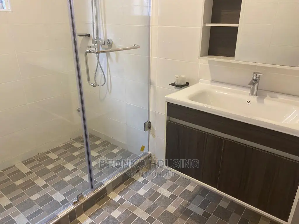 3bdrm House in Bronko Housing, Accra Metropolitan for sale