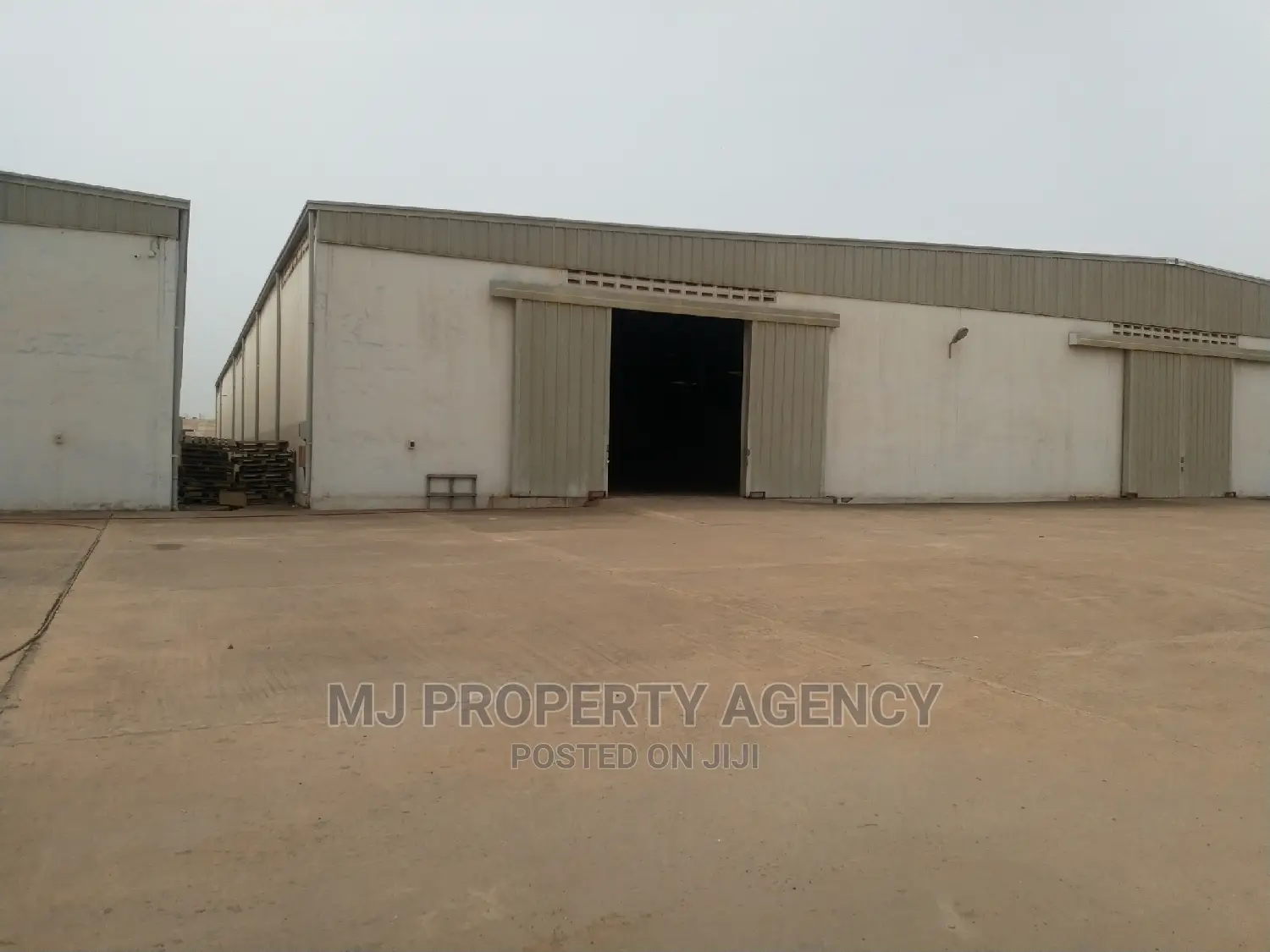 ROADSIDE 3500 SQM WAREHOUSE in Tema