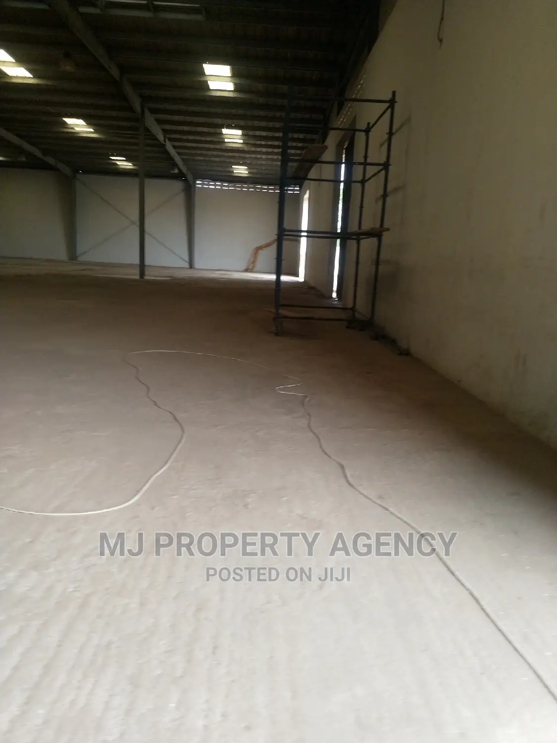 ROADSIDE 3500 SQM WAREHOUSE in Tema