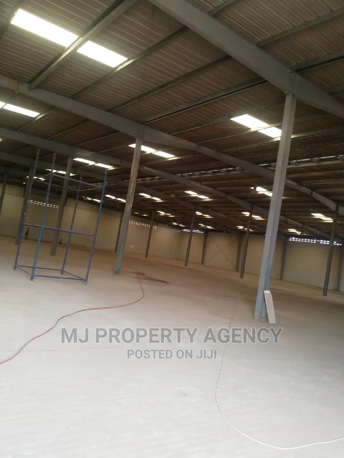 ROADSIDE 3500 SQM WAREHOUSE in Tema