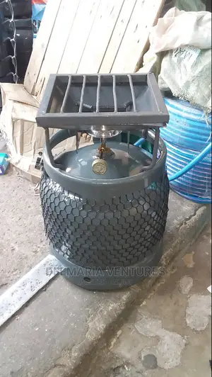 Brand New 6kg Gas Cylinder With Coalpot and Grill Clamp