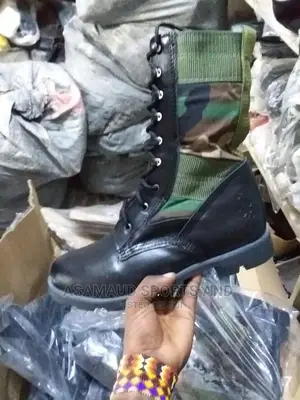Original Army Strong Safty Shoes at Cool Price