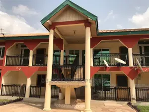 Furnished 3bdrm Block of Flats in Baatsona Total for rent
