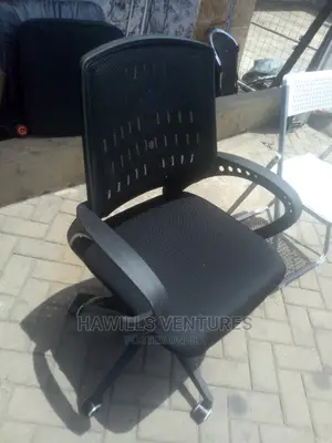Dynamic Mesh Black Chair