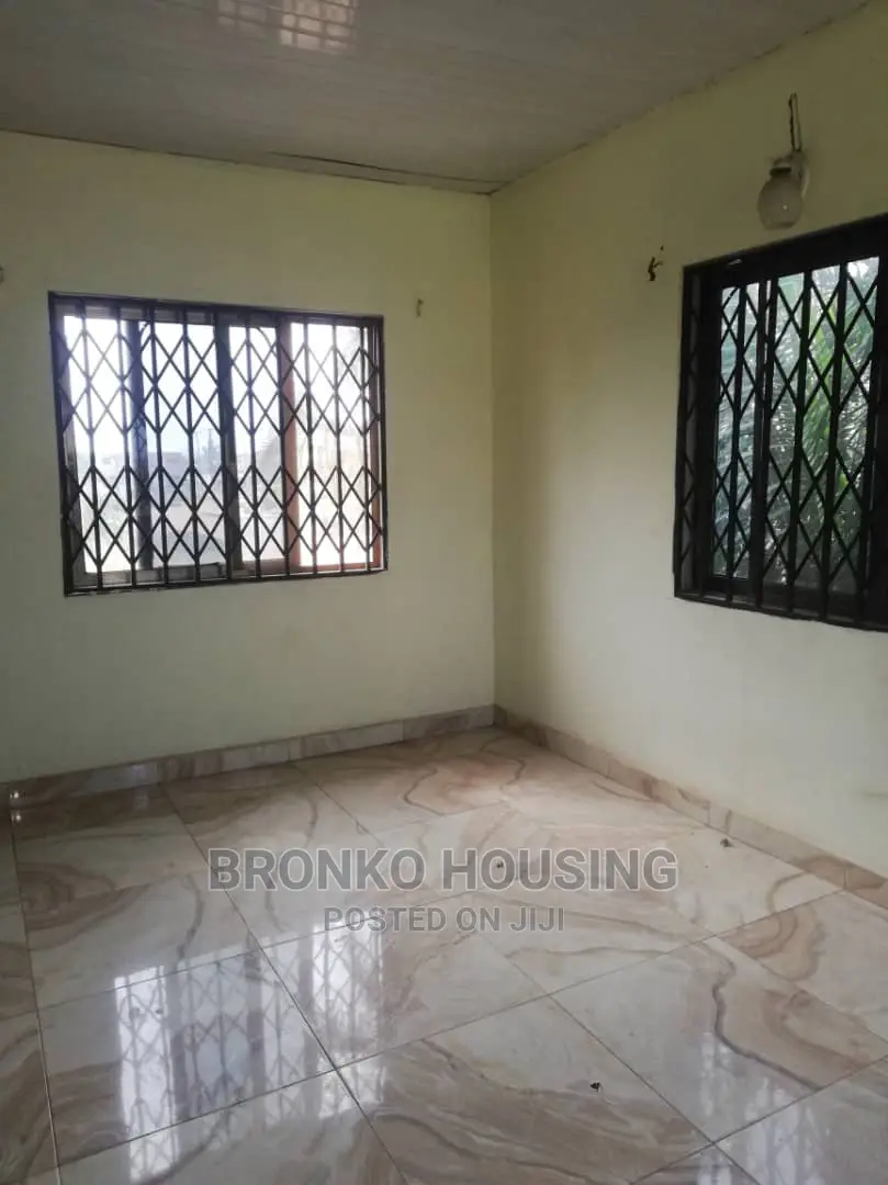 2bdrm Shared Apartment in Bronko Housing, Accra Metropolitan for rent