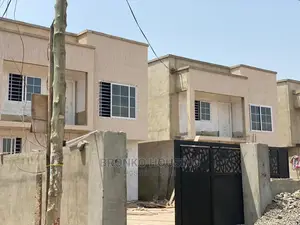 3bdrm House in Bronko Housing, Accra Metropolitan for sale