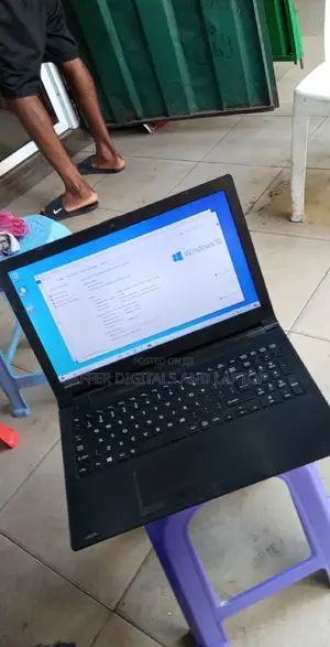 New Laptop Toshiba Satellite L750D 4GB Intel Core 2 Duo HDD 512GB