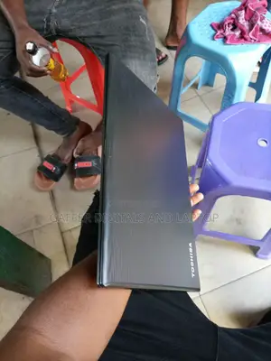 New Laptop Toshiba Satellite L750D 4GB Intel Core 2 Duo HDD 512GB