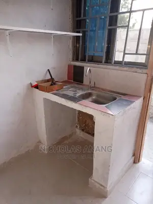 1bdrm House in New Town for rent