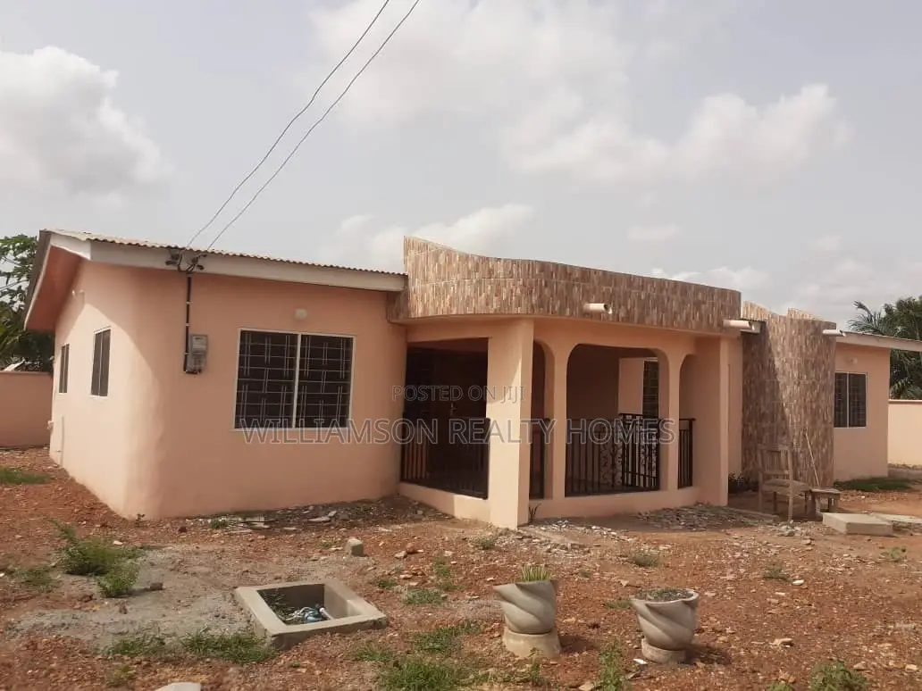 3bdrm House in Coastal Estate, Spintex for rent