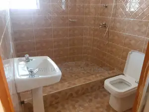 3bdrm House in Coastal Estate, Spintex for rent