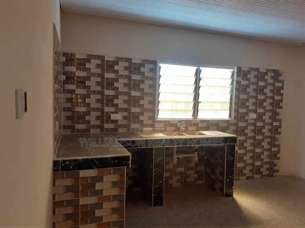 3bdrm House in Coastal Estate, Spintex for rent