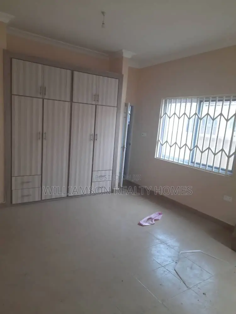 3bdrm House in Tempo Estate, Spintex for rent