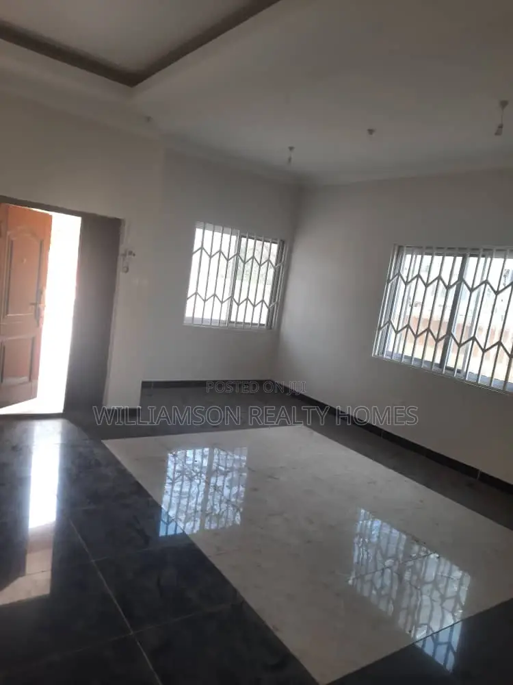 3bdrm House in Tempo Estate, Spintex for rent