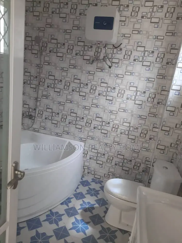 3bdrm House in Paraku Estate, Spintex for rent