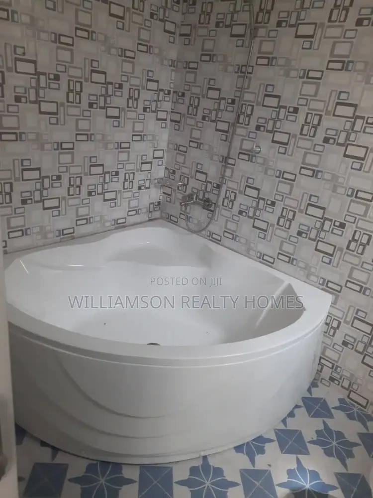 3bdrm House in Paraku Estate, Spintex for rent