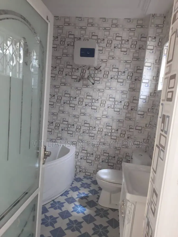 3bdrm House in Paraku Estate, Spintex for rent