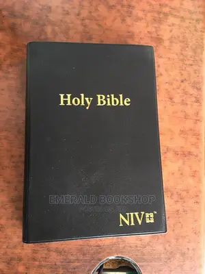 Holy Bible NIV Black Medium