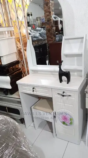 White Dressing Set