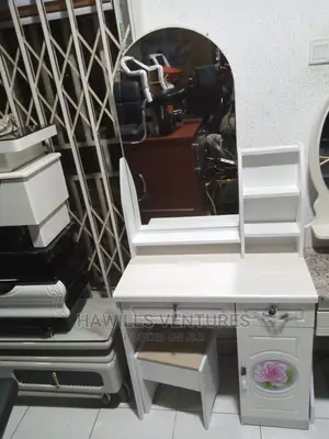 Ladies Dresser