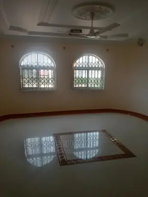 2bdrm Mansion in Roundabout, Dansoman for rent