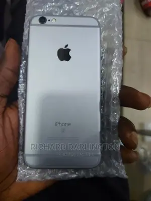 Apple iPhone 6s 64 GB Gray