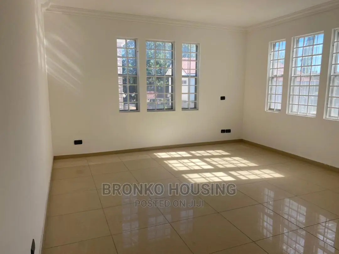 3bdrm Apartment in Bronko Housing, Acquinas for rent