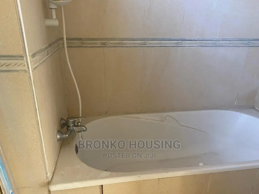 3bdrm Apartment in Bronko Housing, Acquinas for rent
