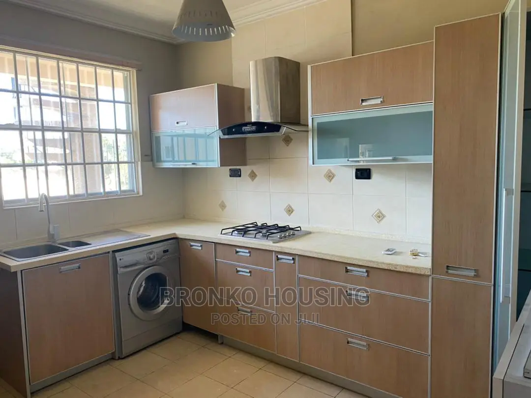 3bdrm Apartment in Bronko Housing, Acquinas for rent