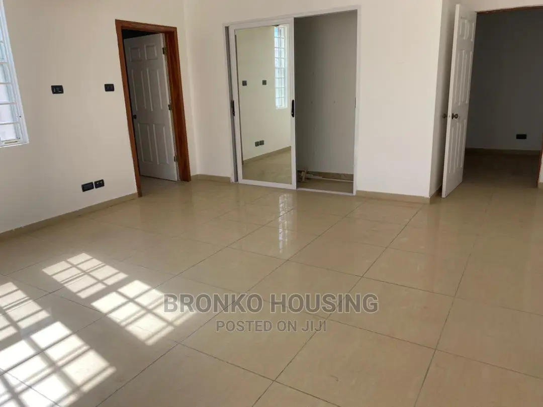 3bdrm Apartment in Bronko Housing, Acquinas for rent