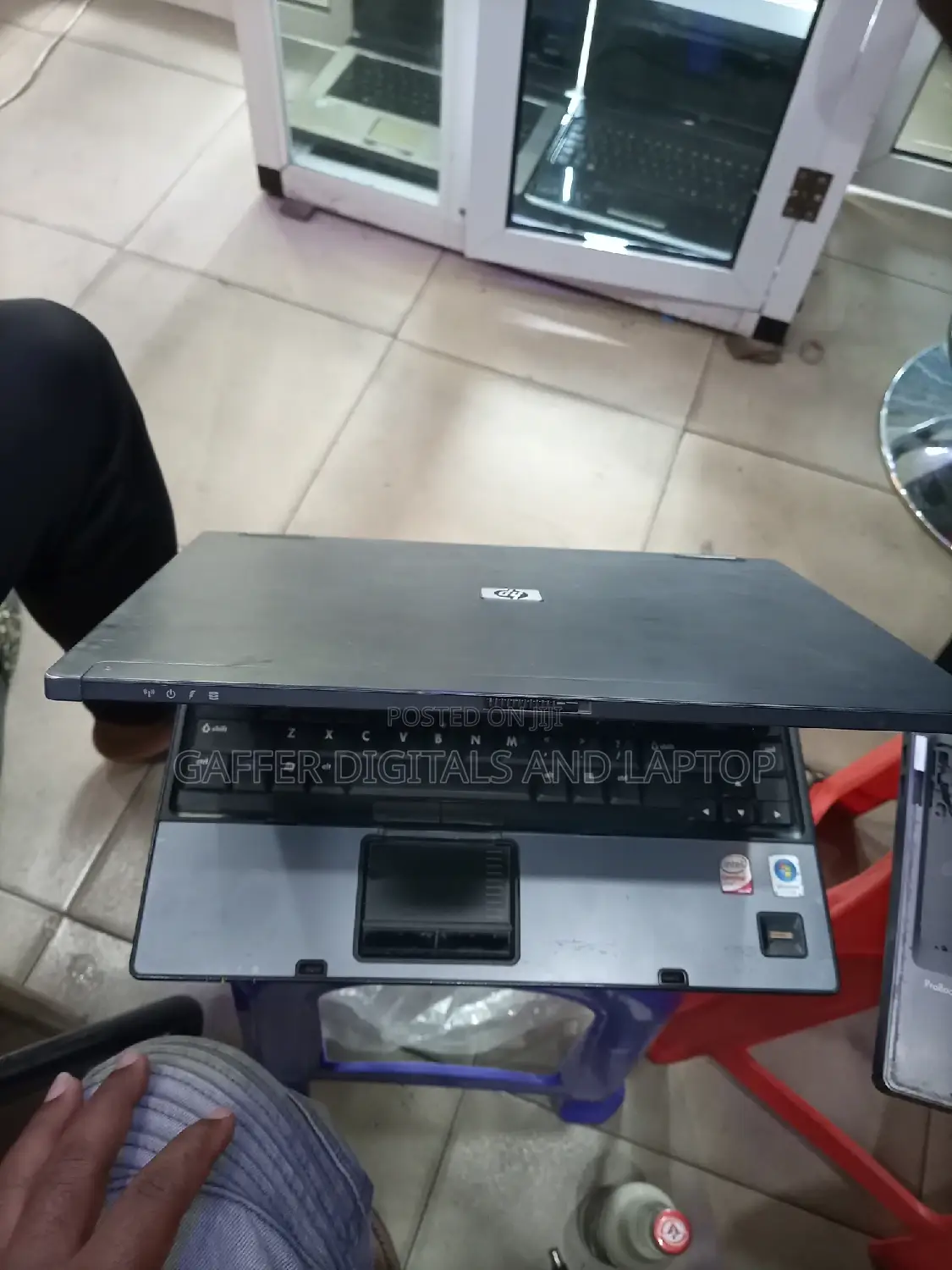 New Laptop HP Compaq 500 4GB Intel Core 2 Duo HDD 250GB