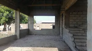 5 Bedrooms House for Sale Tema Metropolitan