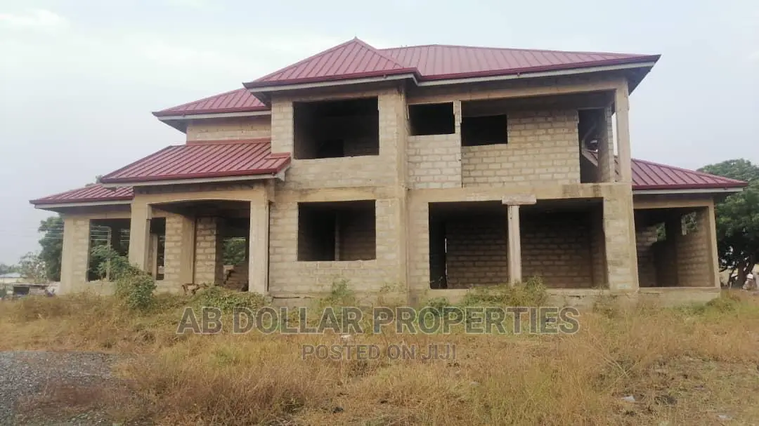 5 Bedrooms House for Sale Tema Metropolitan