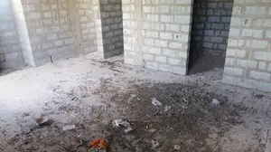 5 Bedrooms House for Sale Tema Metropolitan