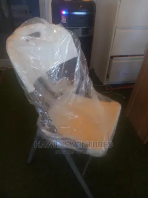 Foldable White Chair