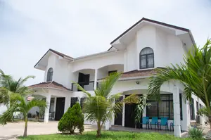4bdrm House in Bronko Housing, Tema Metropolitan for rent