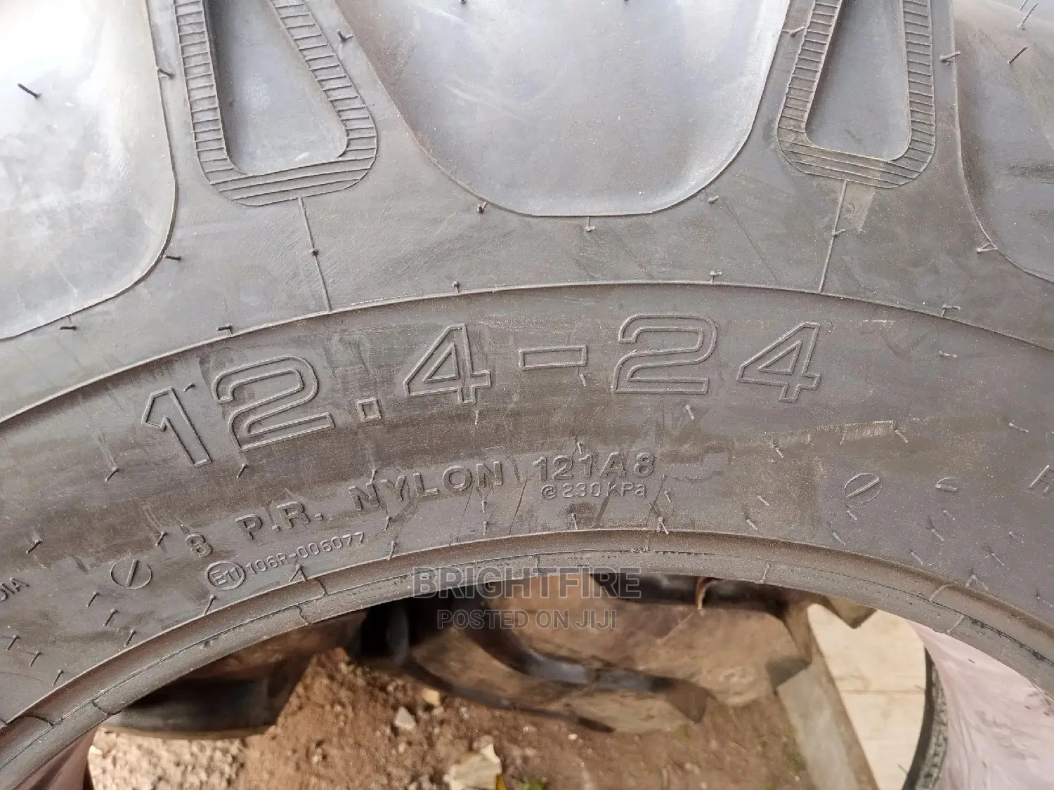 12.4-24 TRACTOR Front Tire