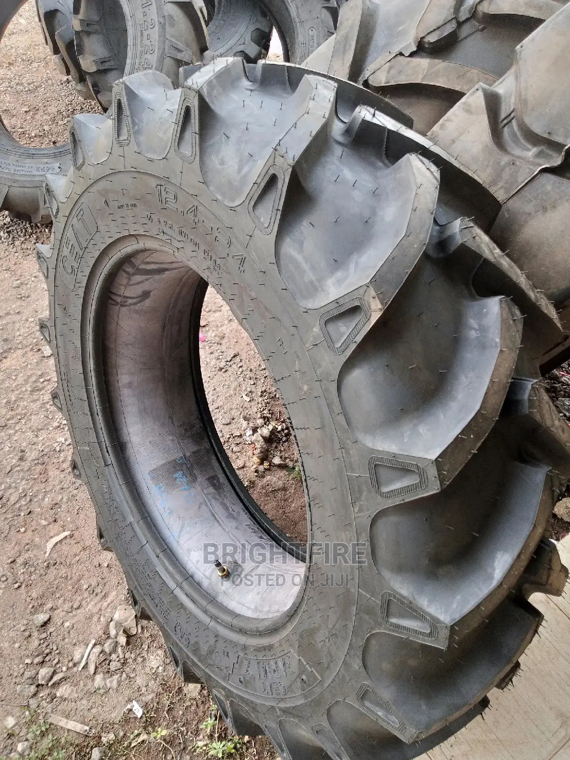 12.4-24 TRACTOR Front Tire