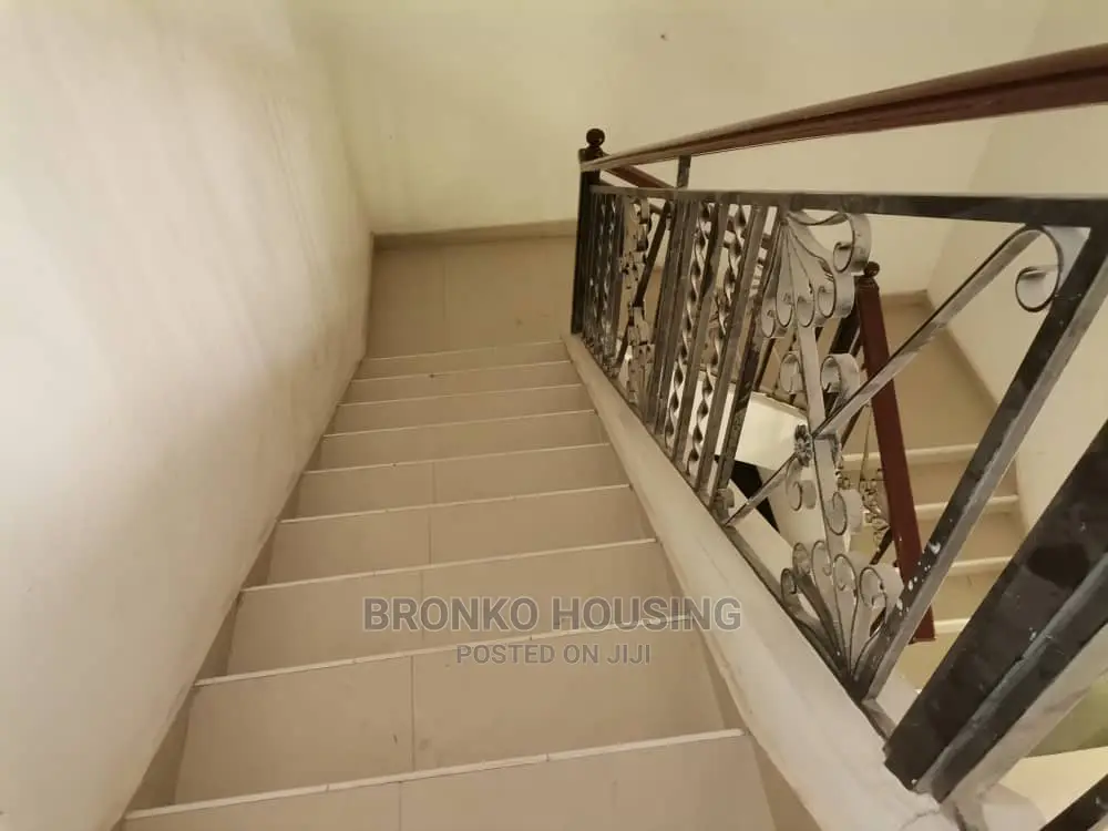 5bdrm House in Bronko Housing, North Ridge for Rent