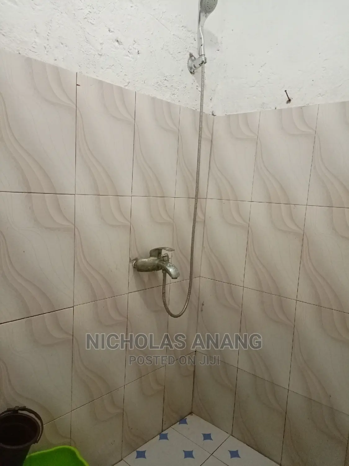 1bdrm House in New Town for rent